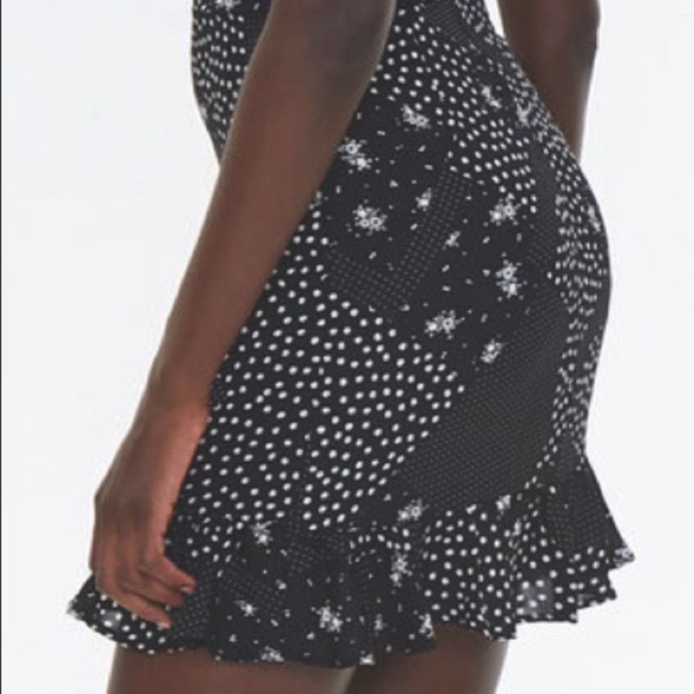 F21 Floral Ruched Mini Dress - Picture 4 of 7